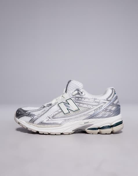 New Balance 1906 trainers in silver metallic - view 2