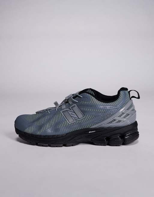 New Balance – 1906 – Unisex-Sneaker in Grau und Schwarz mit Knebelknopf, 2 von 5
