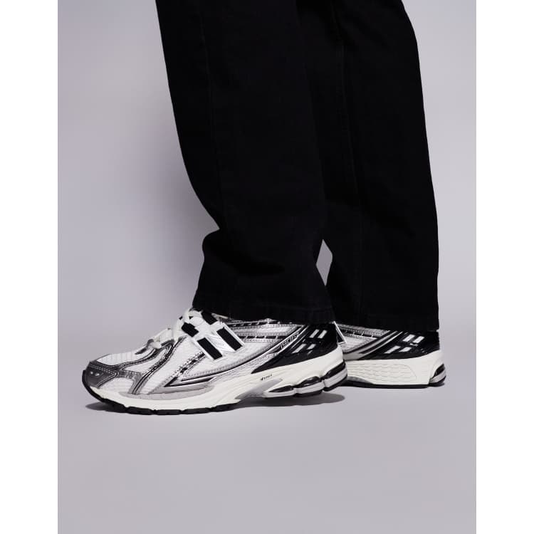 New Balance 1906 unisex sneakers in white and silver | ASOS