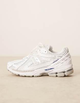 New Balance 1906 Unisex Sneakers In White