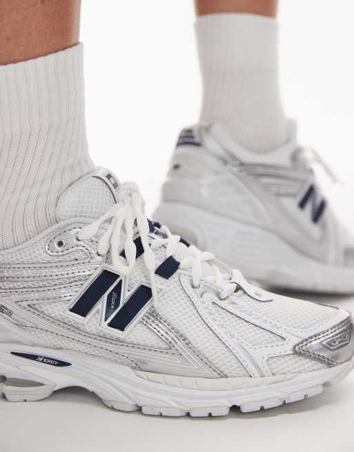 New Balance – 1906R – Unisex – Sneaker in Weiß und Marineblau, 3 von 5