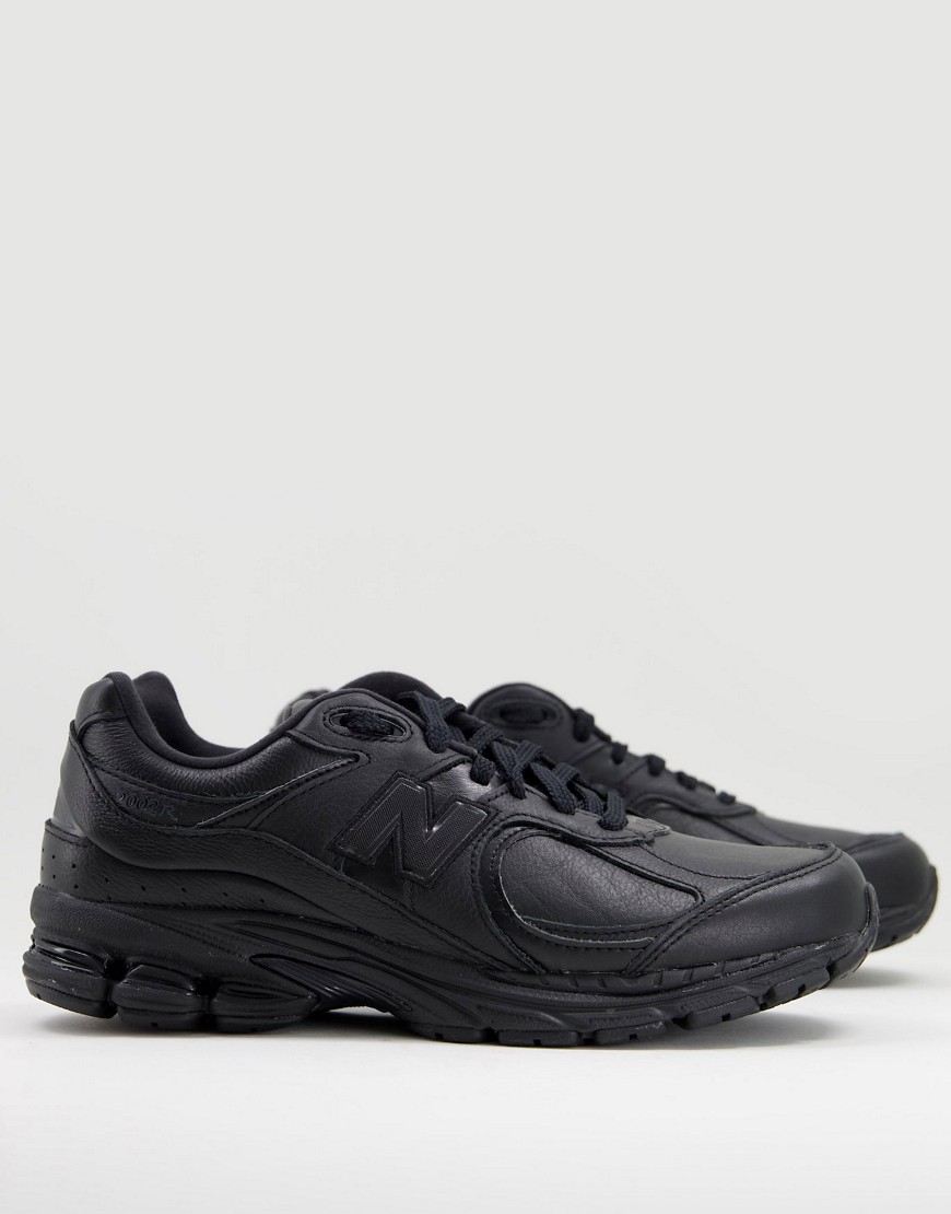 New Balance 200 chunky sneakers in black