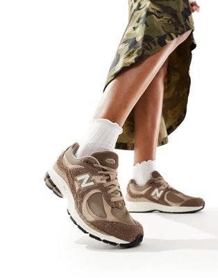 New Balance 2002 elements unisex trainers in brown Exclusive at ASOS