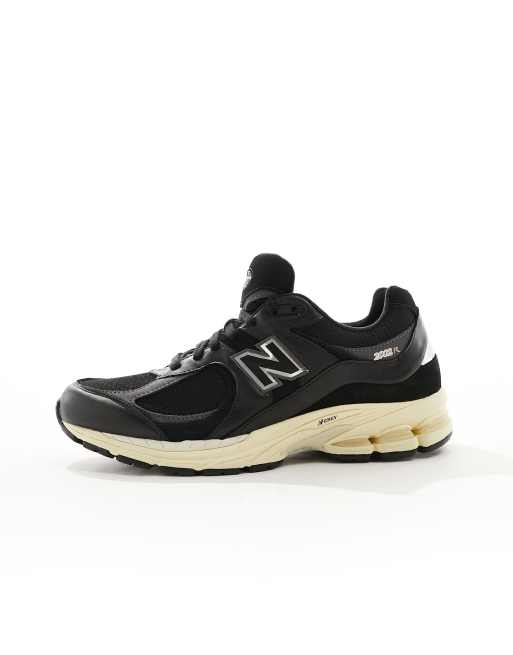 New Balance 2002 leather trainers in black