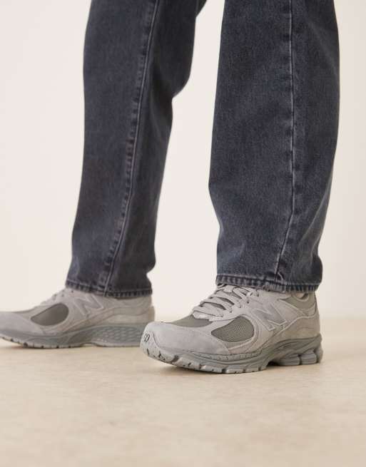 New Balance – 2002 – Sneaker in drei Grautönen, 2 von 5