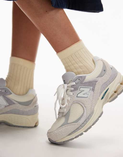 New Balance - 2002 - Sneakers in bianco sporco e grigio, 3 di 5