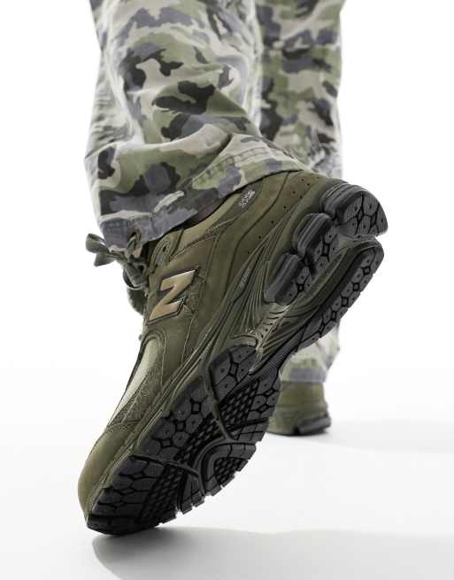 New Balance 2002 sneakers in khaki, 3 of 5