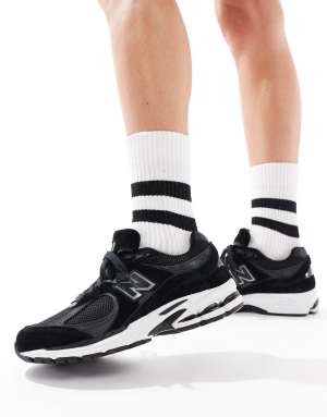 New Balance 2002 trainers in black and white