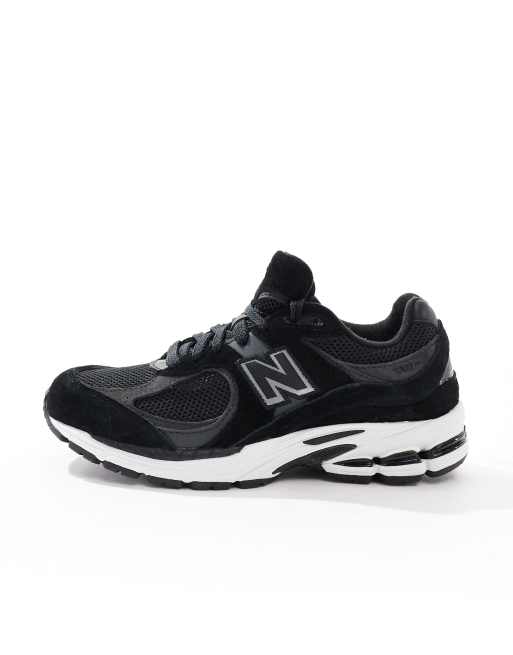 New Balance 2002 trainers in black and white, 2 of 5