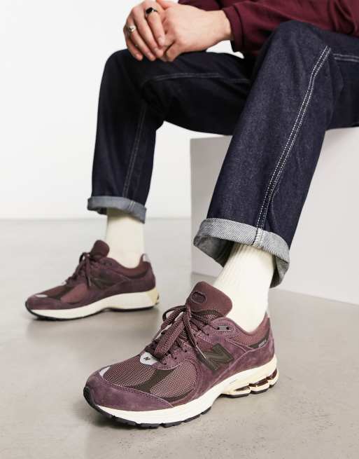 New Balance 2002 trainers in brown