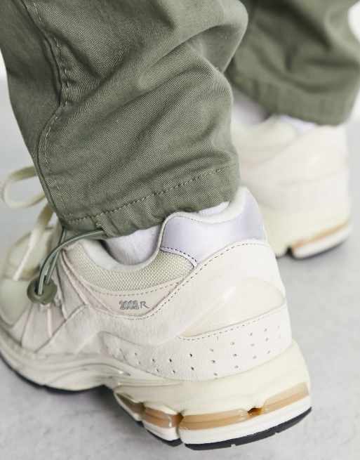 ニューバランス2002R[New Balance]2002R “Off White”