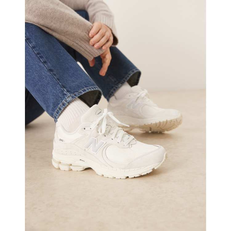 New Balance 2002 trainers in triple white | ASOS
