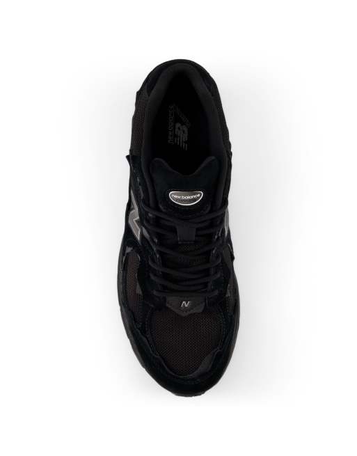 New Balance 2002 trainers with gore-tex in black