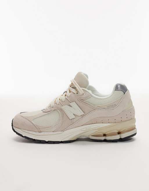 New Balance 2002 trainers in off white