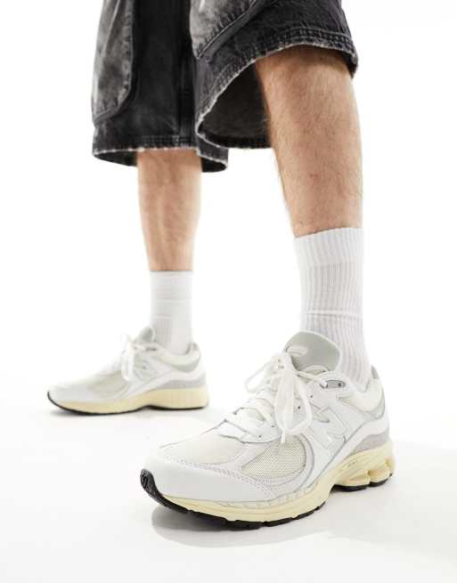 New Balance – 2002 – Weiße Leder-Sneaker