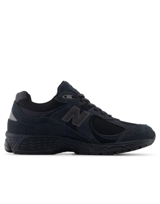 New Balance 2002r trainers in black