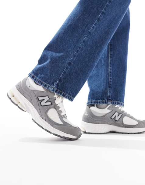 New Balance 2002R trainers in grey - view 1