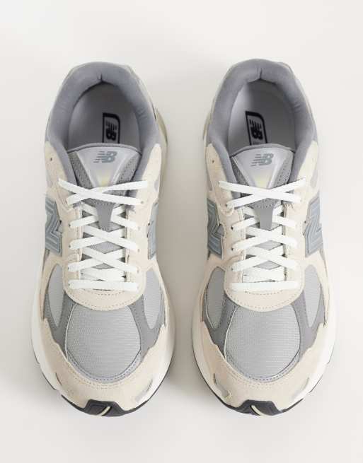 New Balance 2010 sneakers in beige and grey, 2 of 5