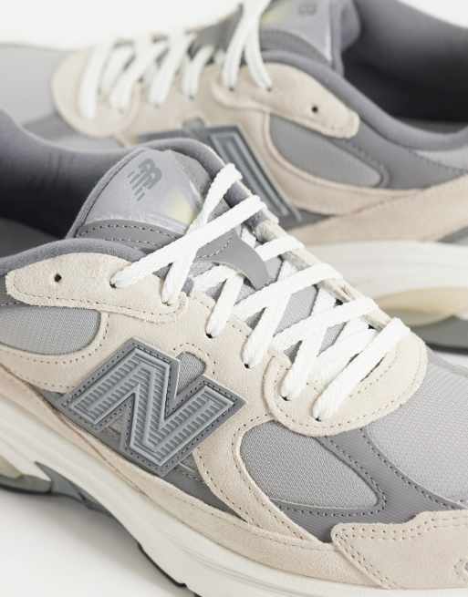 New Balance 2010 sneakers in beige and grey, 5 of 5