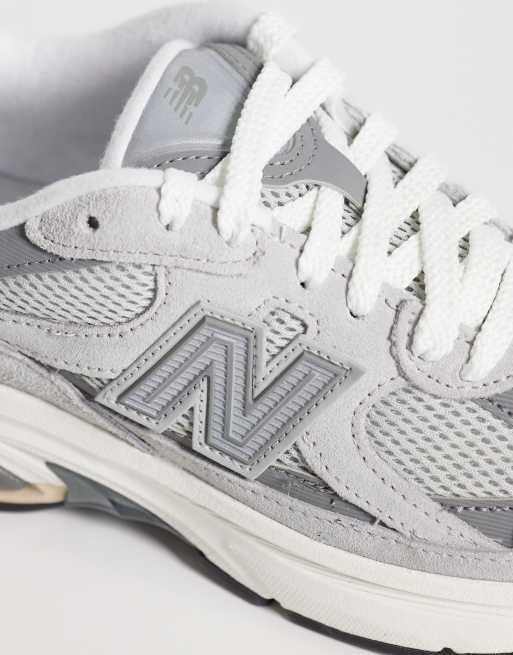 New Balance 2010 sneakers in light gray, 3 of 5