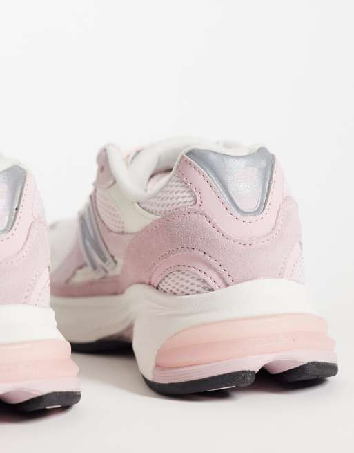 New Balance 2010 sneakers in light pink, 3 of 5
