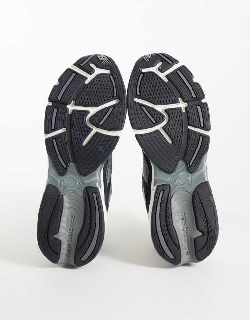New Balance 2010 sneakers in zwart en grijs, 5 van 5