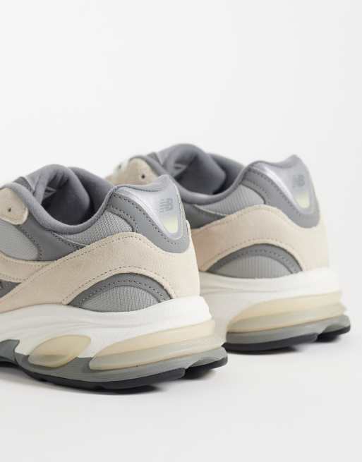New Balance 2010 trainers in beige and grey, 3 of 5