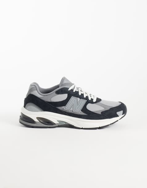 New Balance 2010 trainers in black and grey - view 1