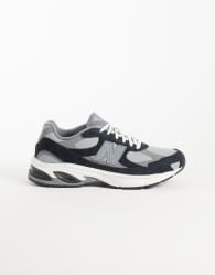 New Balance 2010 trainers in black and grey