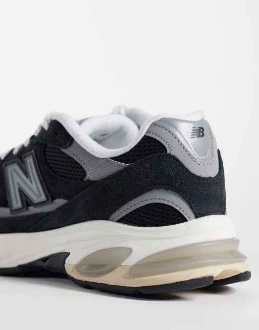 New Balance 2010 trainers in black, 4 of 5