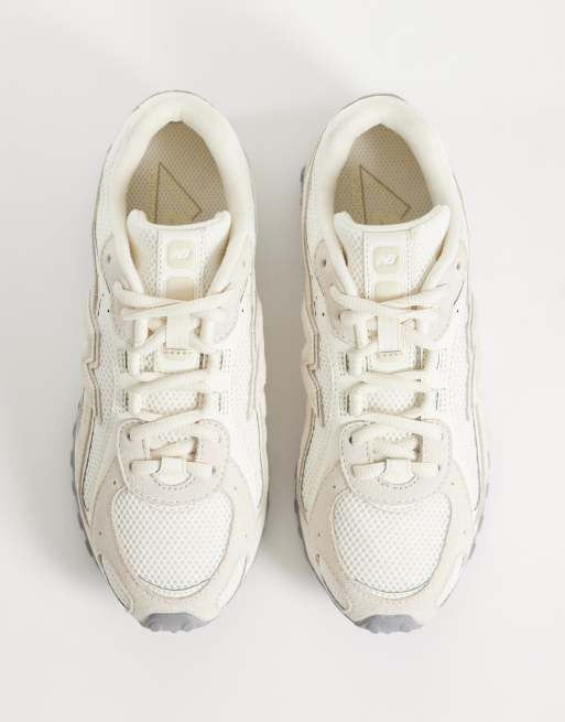 New Balance 204 l sneakers in white, 3 of 5