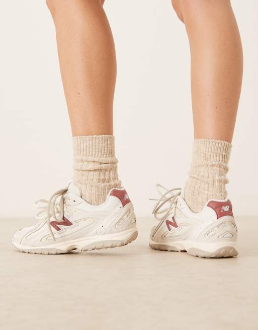 New Balance - 204L - Råhvide sneakers med røde detaljer i ruskind, 5 af 5