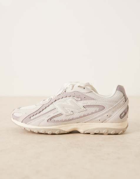 New Balance 204L scallop sneakers in lilac and grey - view 1