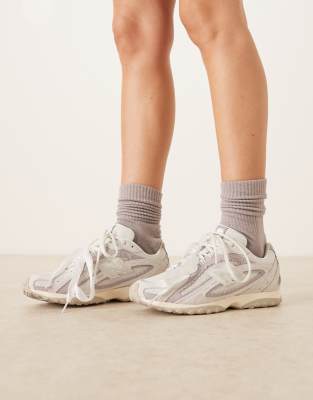 New Balance - 204L - Sneaker in Flieder und Grau mit Bogenkante-Weiß