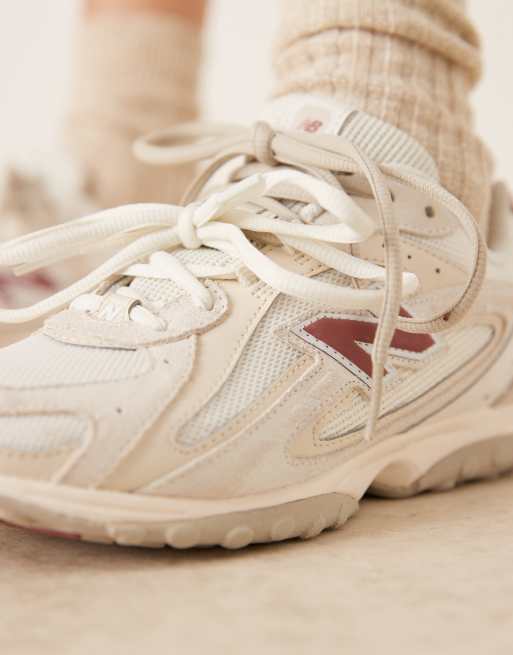 New Balance - 204L - Sneakers bianco sporco e rosse in camoscio, 3 di 5