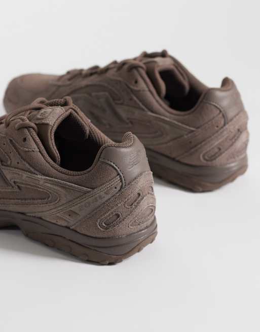 New Balance 204L sneakers in bruin, 4 van 5
