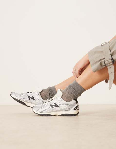 New Balance 204L sneakers in silver and black - view 1