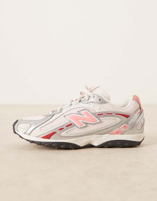 New Balance 204L sneakers in silver and black, 2 of 5