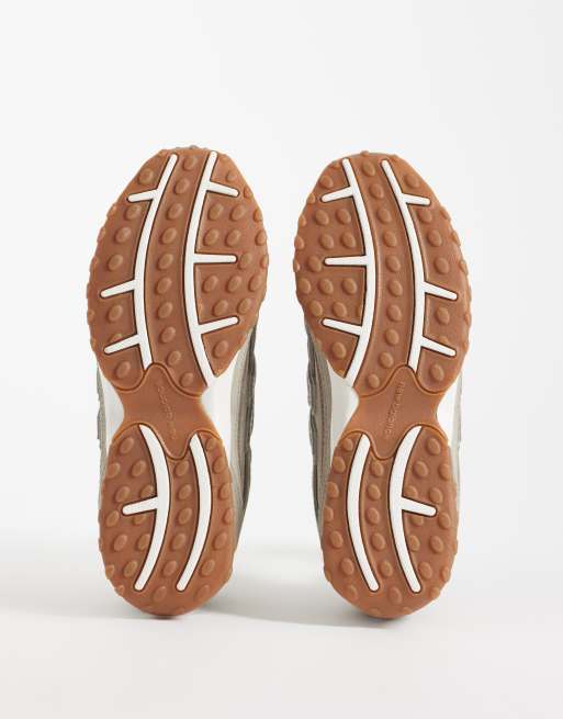 New Balance 204L suede sneakers in beige and brown, 5 of 5