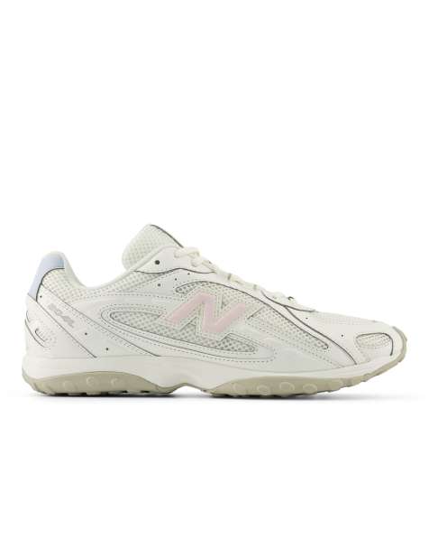 New Balance 204l trainers in white - view 1