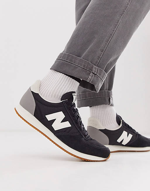 New Balance 220 trainers in black