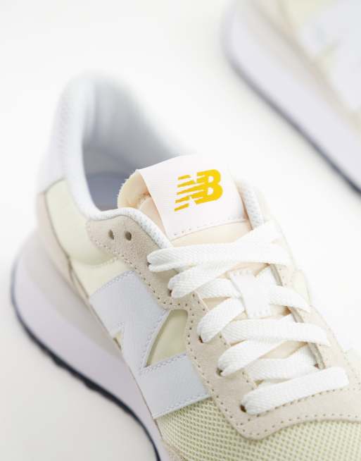 New balance shop mujer crema