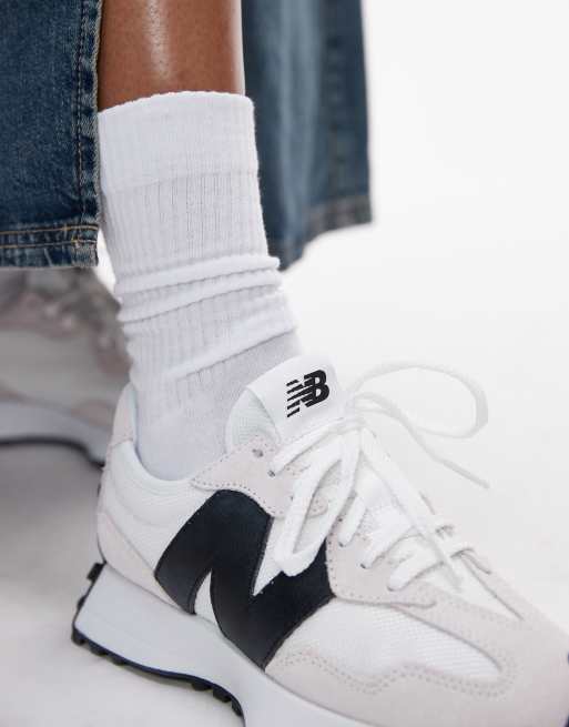 New Balance 327 Sneaker in WeiB und Schwarz