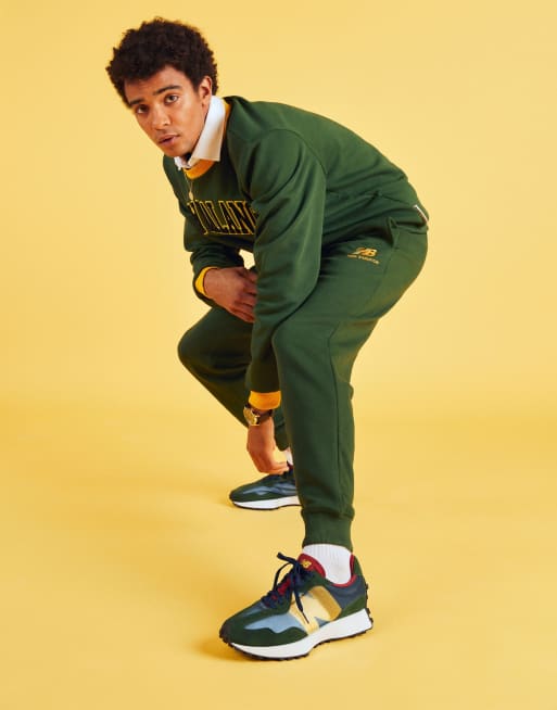 New Balance - 327 sneakers i marineblå og rød - Kun hos ASOS, 3 af 4