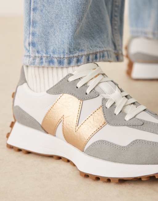 New Balance - 327 - Sneakers i råhvid/metallisk guldfarve, 4 af 5