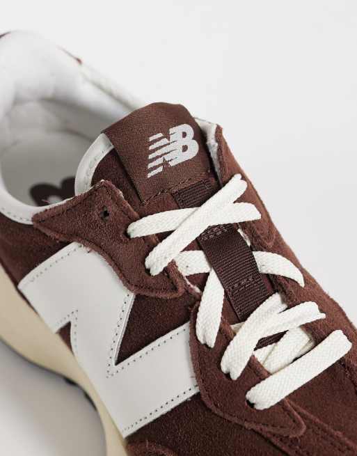 New Balance 327 sneakers in brown, 3 of 5
