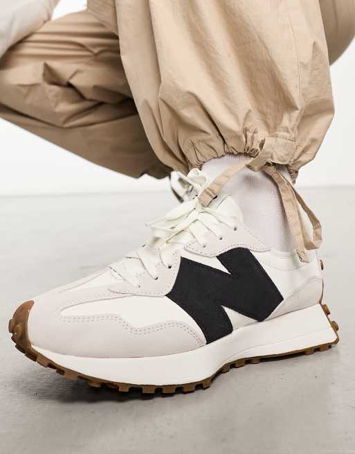 New Balance - 327 - Sneakers in gebroken wit en zwart, 3 van 4