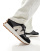Thumbnail 1 van 5