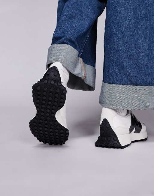 New Balance - 327 - Sneakers met logo van lakleer in wit, 4 van 5