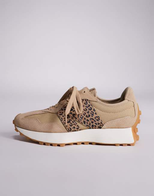 New Balance 327 trainers in beige and leopard print, 2 of 5